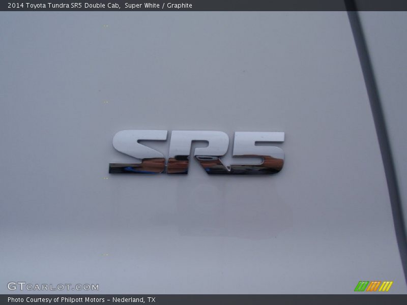 Super White / Graphite 2014 Toyota Tundra SR5 Double Cab