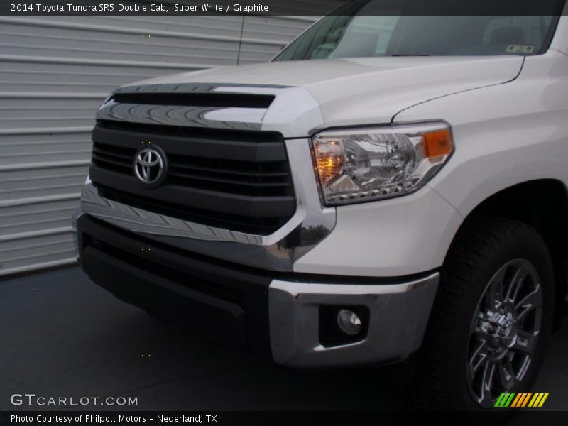 Super White / Graphite 2014 Toyota Tundra SR5 Double Cab