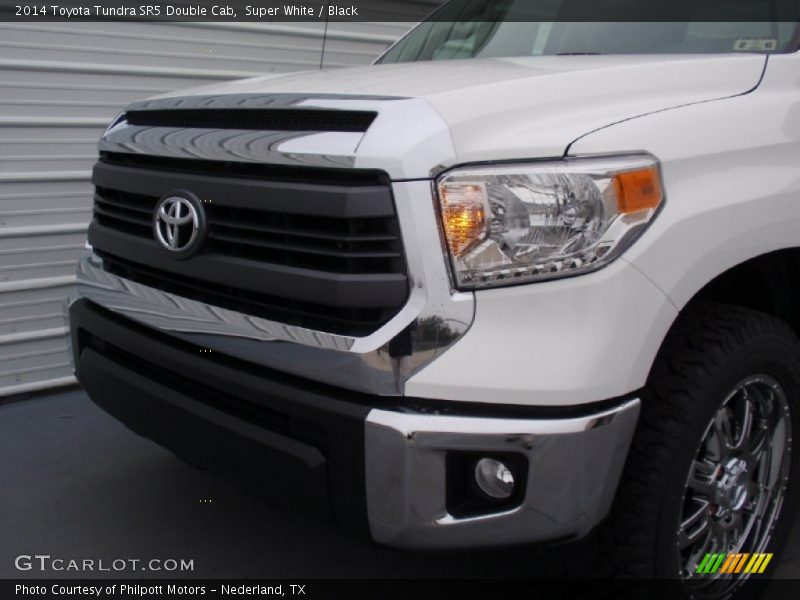 Super White / Black 2014 Toyota Tundra SR5 Double Cab