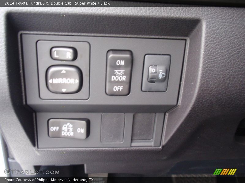Super White / Black 2014 Toyota Tundra SR5 Double Cab