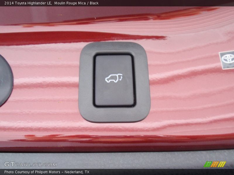 Moulin Rouge Mica / Black 2014 Toyota Highlander LE