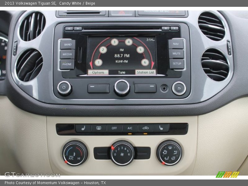 Candy White / Beige 2013 Volkswagen Tiguan SE