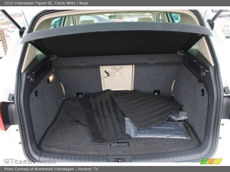 Candy White / Beige 2013 Volkswagen Tiguan SE