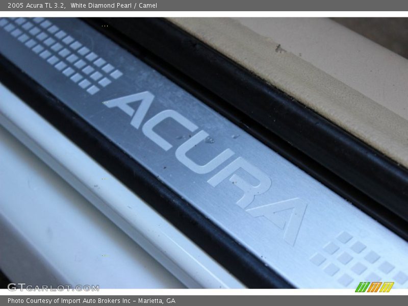 White Diamond Pearl / Camel 2005 Acura TL 3.2