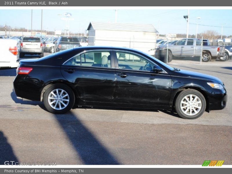 Black / Ash 2011 Toyota Camry XLE