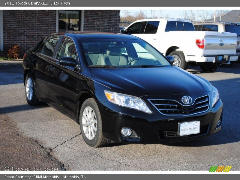 Black / Ash 2011 Toyota Camry XLE