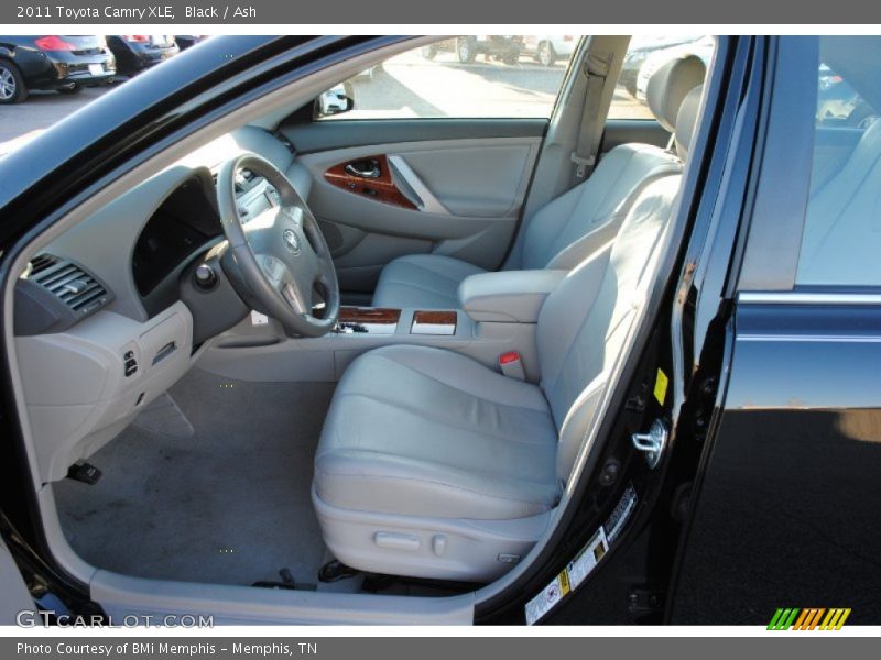 Black / Ash 2011 Toyota Camry XLE