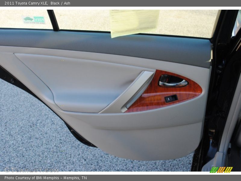 Black / Ash 2011 Toyota Camry XLE