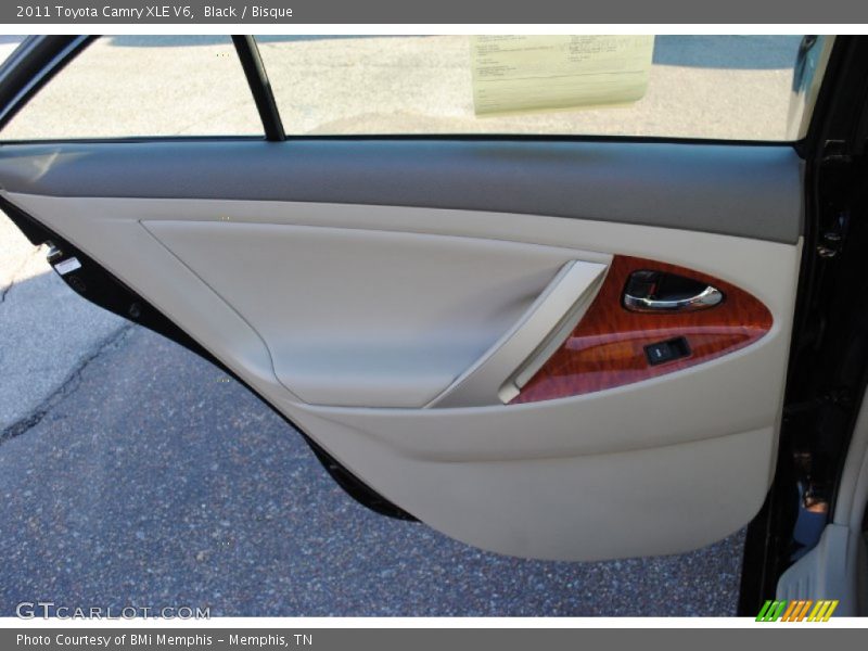 Black / Bisque 2011 Toyota Camry XLE V6
