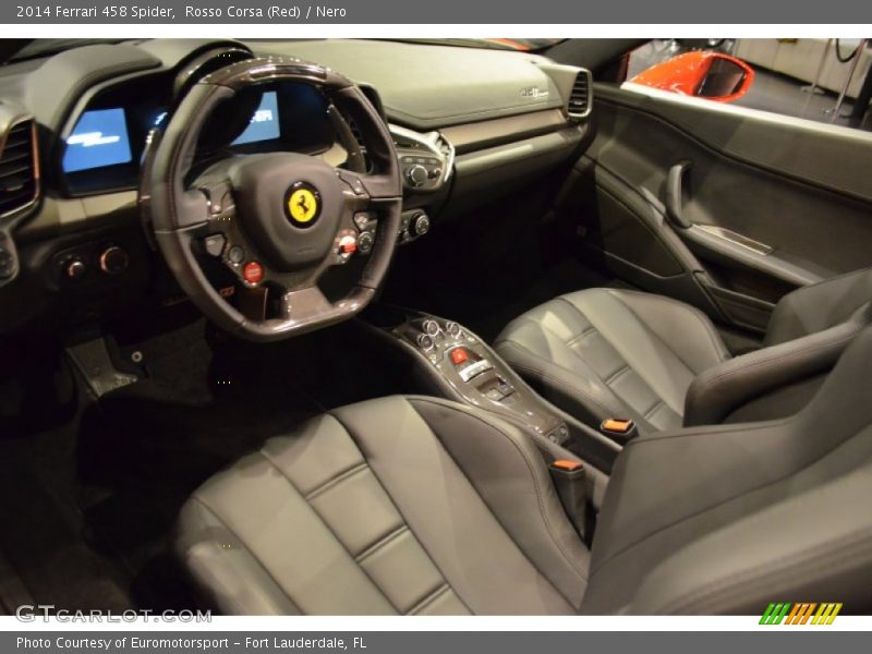  2014 458 Spider Nero Interior