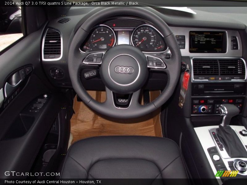 Dashboard of 2014 Q7 3.0 TFSI quattro S Line Package