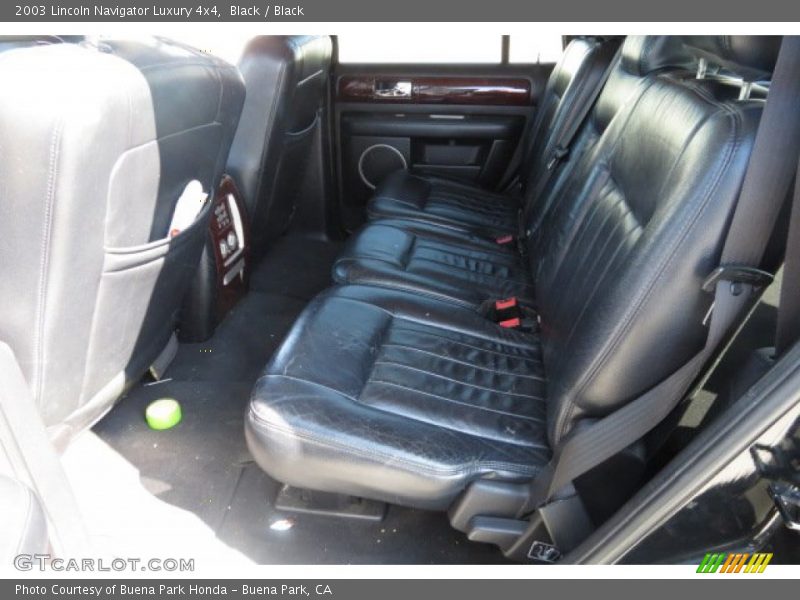 Black / Black 2003 Lincoln Navigator Luxury 4x4