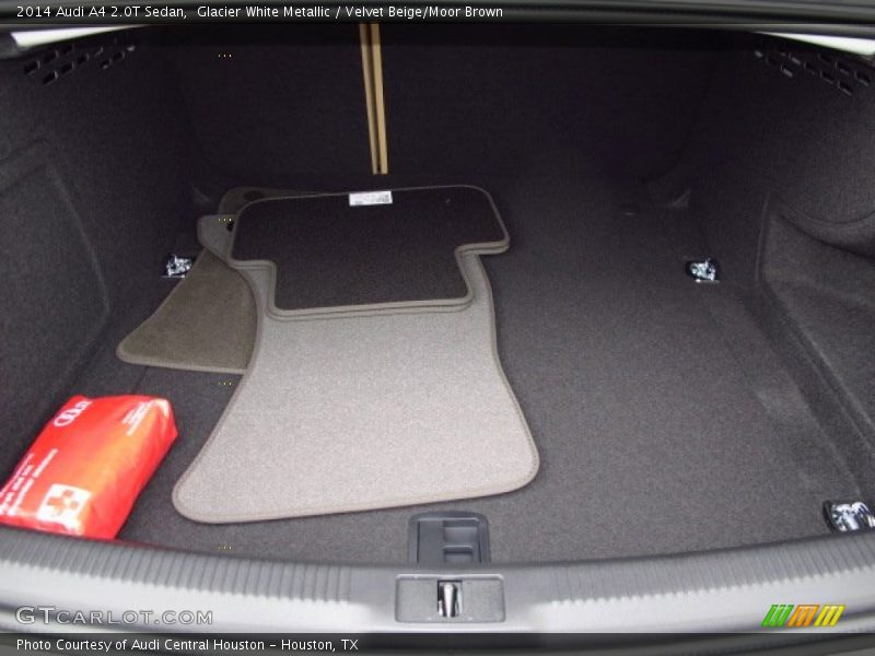  2014 A4 2.0T Sedan Trunk