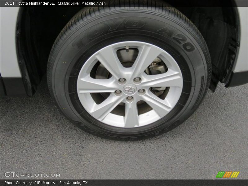 Classic Silver Metallic / Ash 2011 Toyota Highlander SE