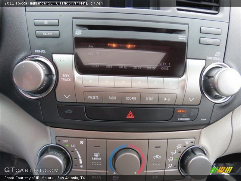 Classic Silver Metallic / Ash 2011 Toyota Highlander SE