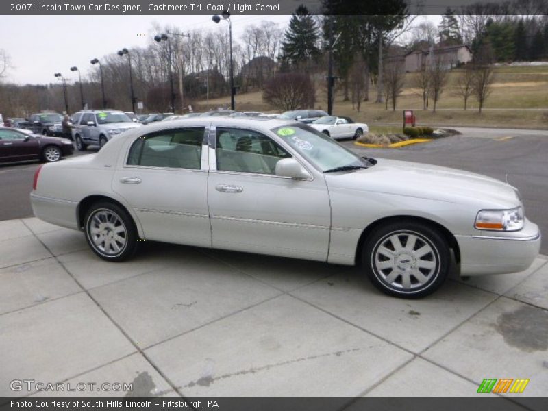 Cashmere Tri-Coat / Light Camel 2007 Lincoln Town Car Designer