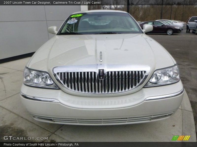 Cashmere Tri-Coat / Light Camel 2007 Lincoln Town Car Designer