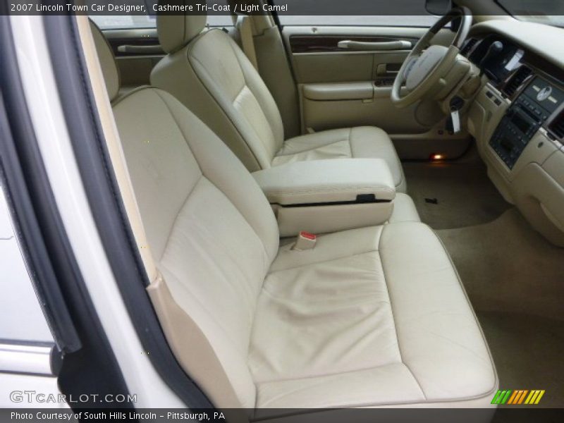 Cashmere Tri-Coat / Light Camel 2007 Lincoln Town Car Designer