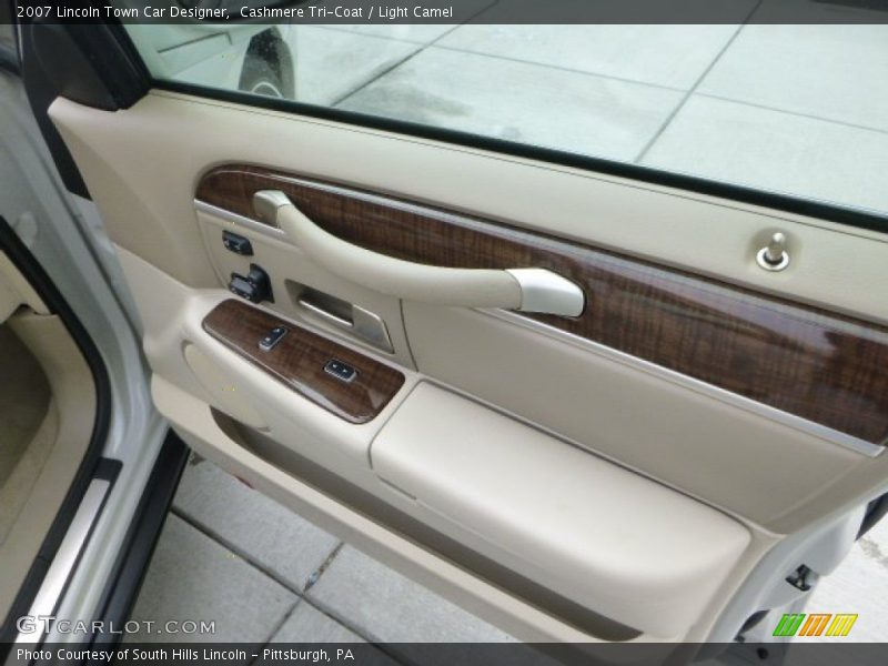 Cashmere Tri-Coat / Light Camel 2007 Lincoln Town Car Designer