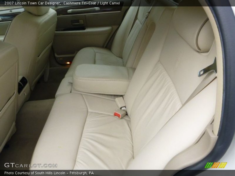 Cashmere Tri-Coat / Light Camel 2007 Lincoln Town Car Designer