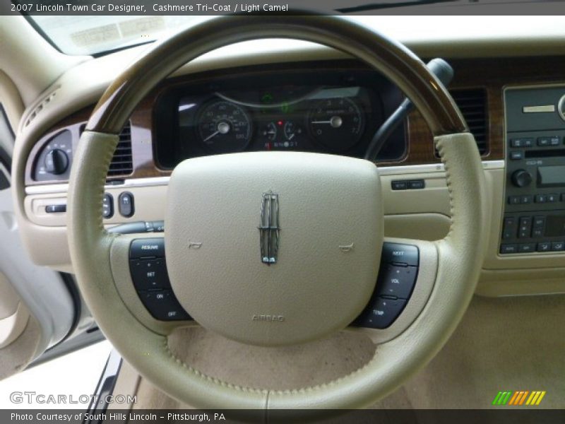 Cashmere Tri-Coat / Light Camel 2007 Lincoln Town Car Designer