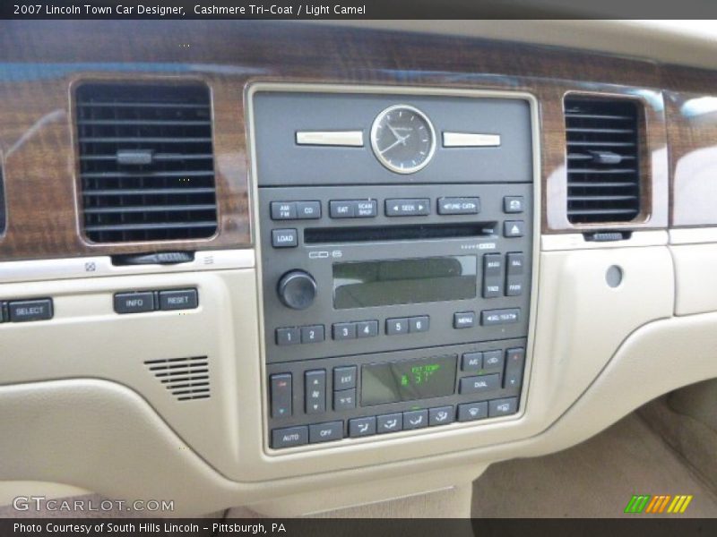 Cashmere Tri-Coat / Light Camel 2007 Lincoln Town Car Designer
