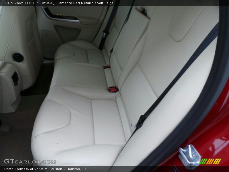 Flamenco Red Metallic / Soft Beige 2015 Volvo XC60 T5 Drive-E