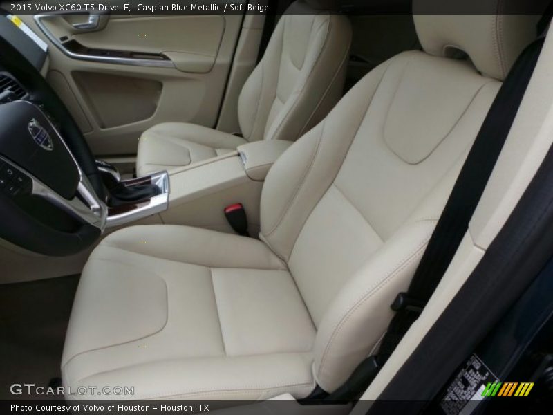 Front Seat of 2015 XC60 T5 Drive-E