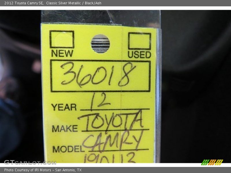 Classic Silver Metallic / Black/Ash 2012 Toyota Camry SE