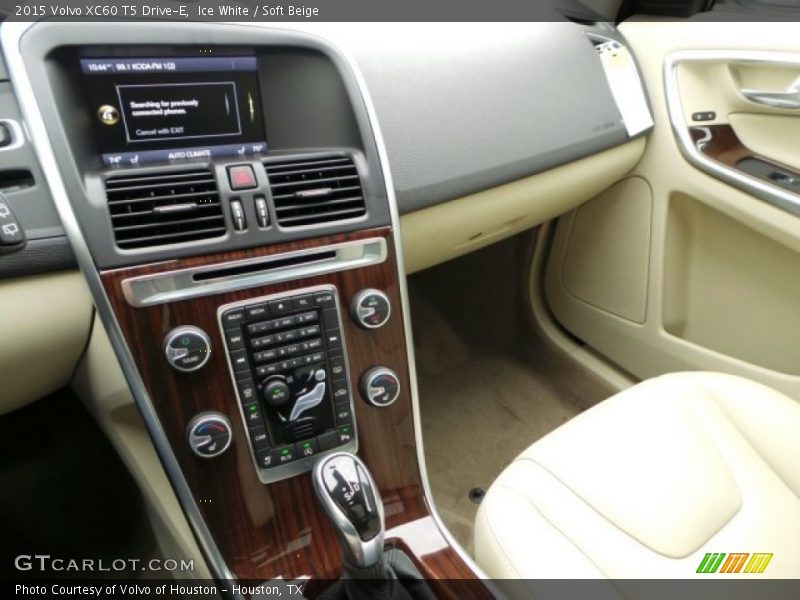 Ice White / Soft Beige 2015 Volvo XC60 T5 Drive-E