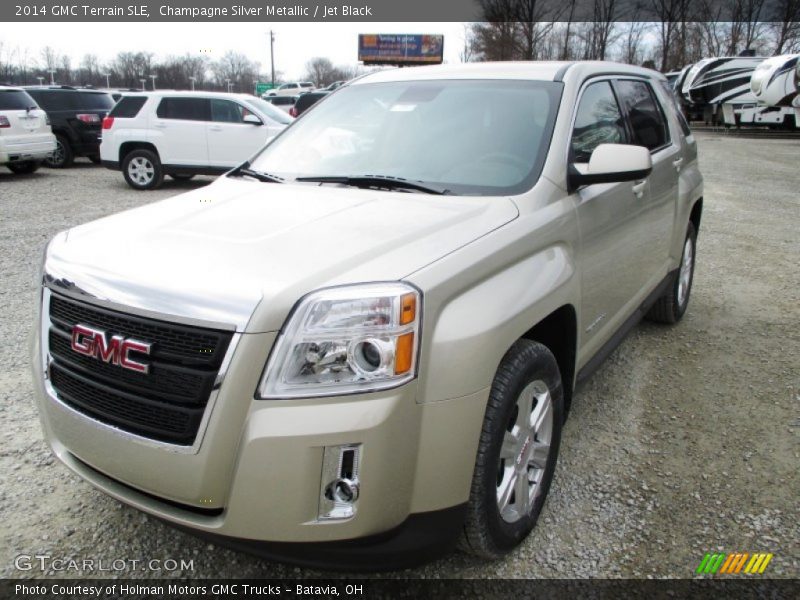 Front 3/4 View of 2014 Terrain SLE