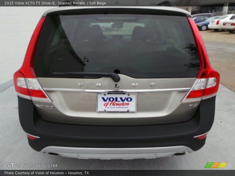 Seashell Metallic / Soft Beige 2015 Volvo XC70 T5 Drive-E