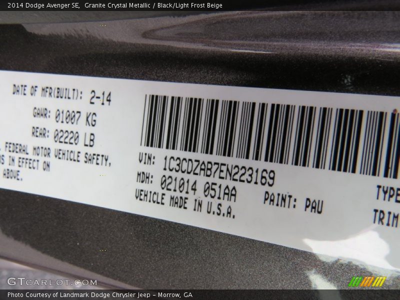 Granite Crystal Metallic / Black/Light Frost Beige 2014 Dodge Avenger SE