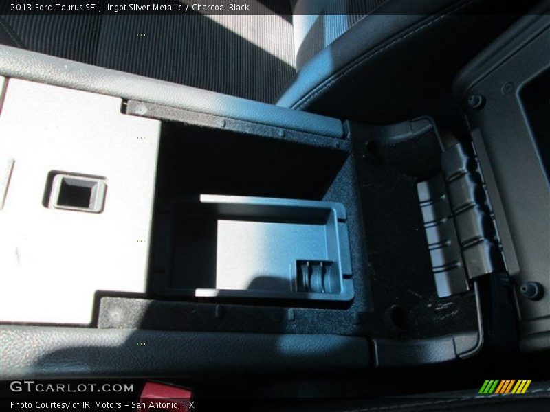 Ingot Silver Metallic / Charcoal Black 2013 Ford Taurus SEL