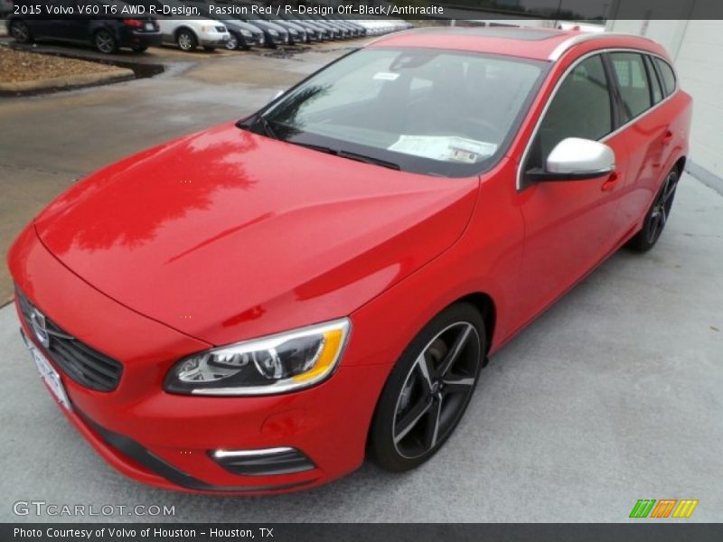 Front 3/4 View of 2015 V60 T6 AWD R-Design