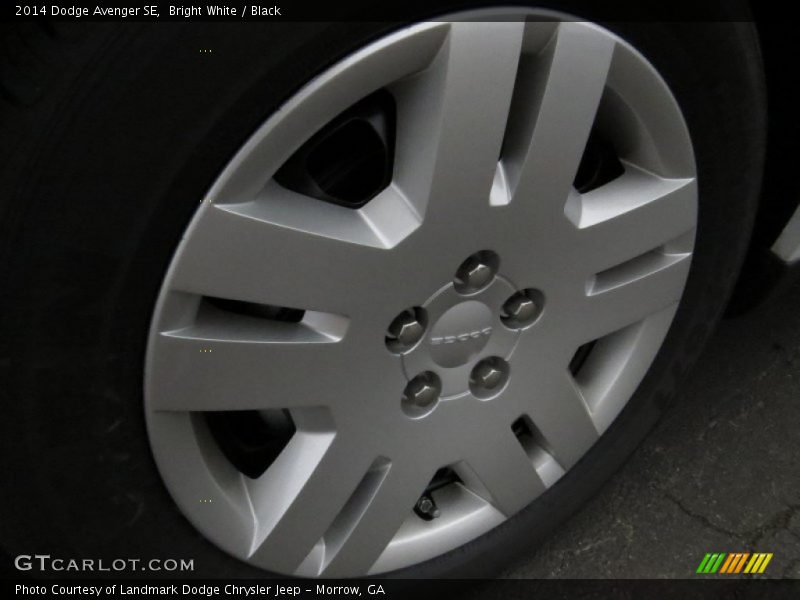 Bright White / Black 2014 Dodge Avenger SE