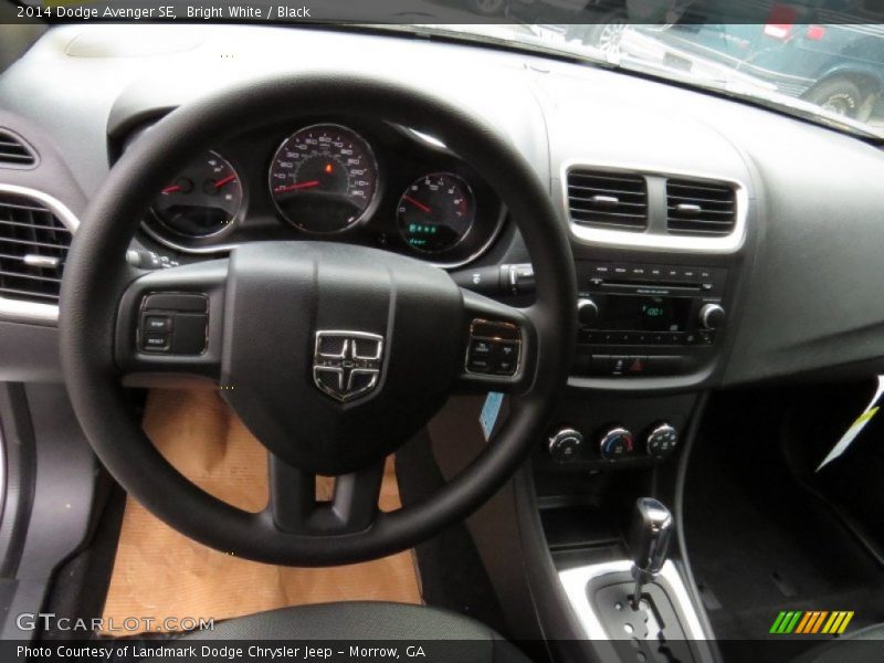Bright White / Black 2014 Dodge Avenger SE
