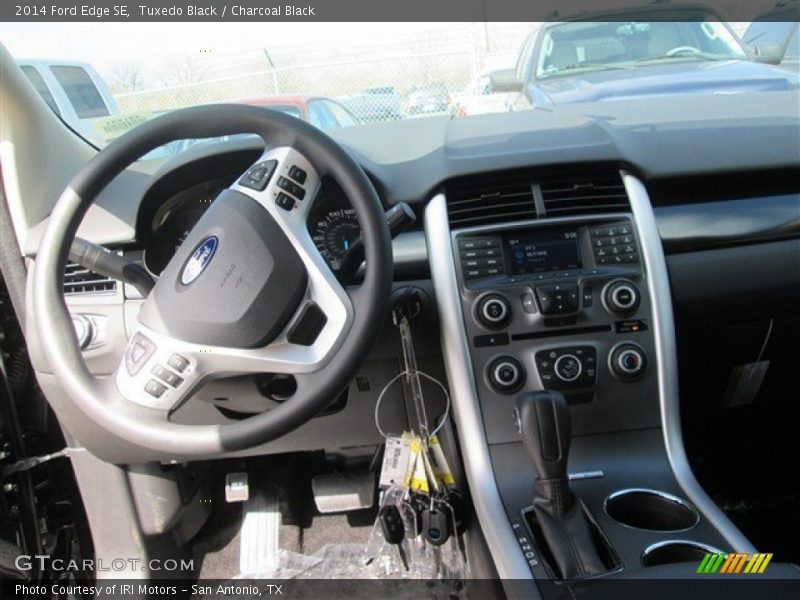 Tuxedo Black / Charcoal Black 2014 Ford Edge SE