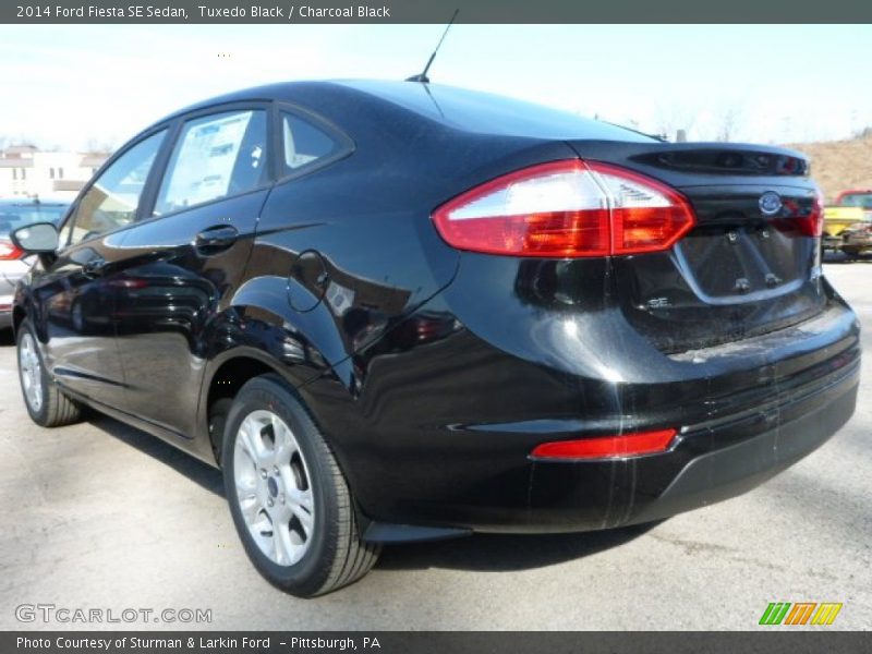 Tuxedo Black / Charcoal Black 2014 Ford Fiesta SE Sedan