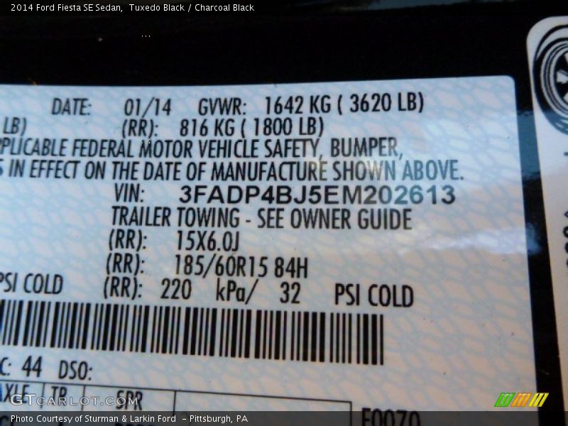 Tuxedo Black / Charcoal Black 2014 Ford Fiesta SE Sedan