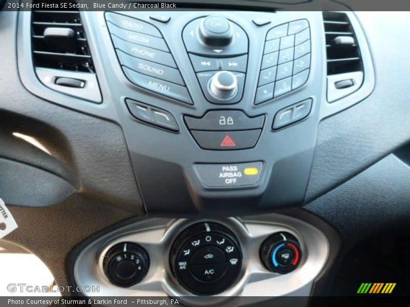 Blue Candy / Charcoal Black 2014 Ford Fiesta SE Sedan