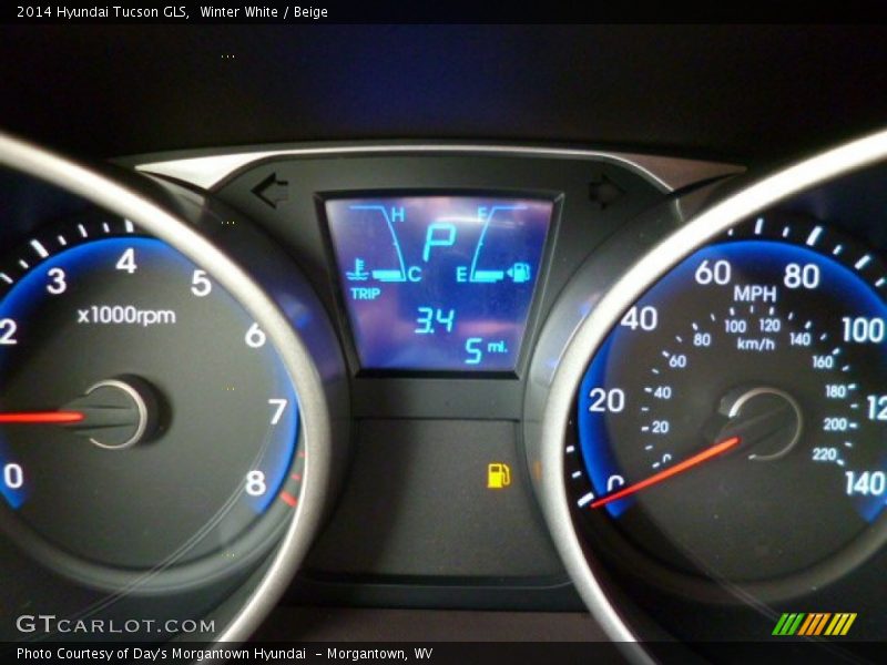 Winter White / Beige 2014 Hyundai Tucson GLS