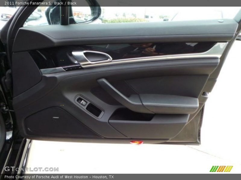 Black / Black 2011 Porsche Panamera S