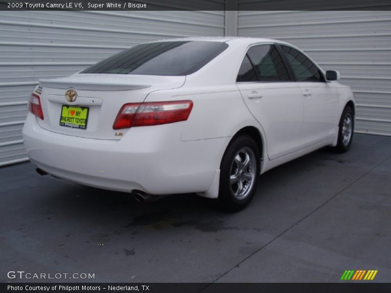 Super White / Bisque 2009 Toyota Camry LE V6