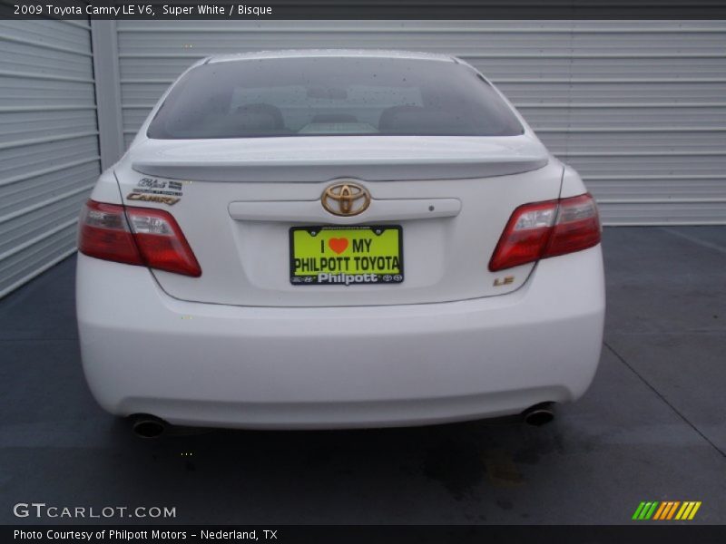 Super White / Bisque 2009 Toyota Camry LE V6