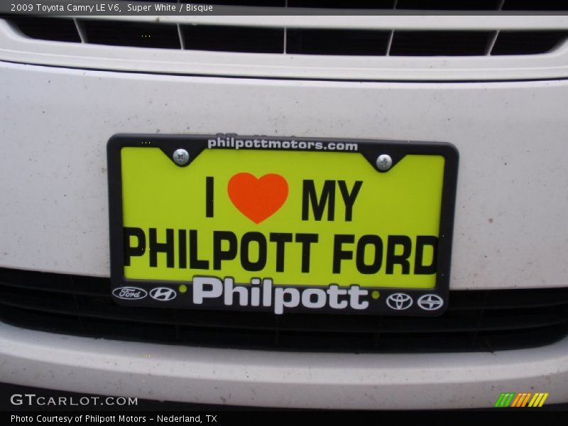 Super White / Bisque 2009 Toyota Camry LE V6