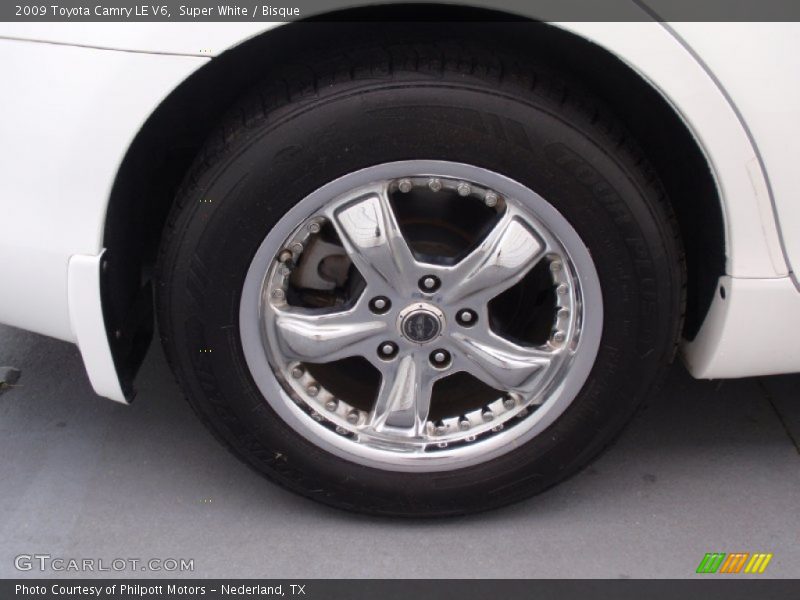 Super White / Bisque 2009 Toyota Camry LE V6