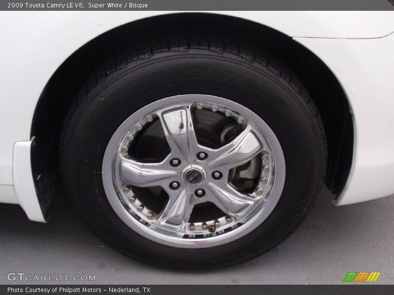 Super White / Bisque 2009 Toyota Camry LE V6