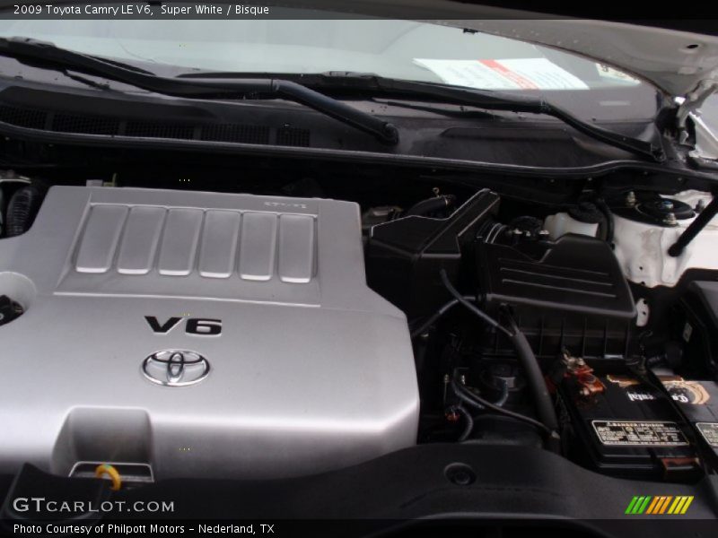 Super White / Bisque 2009 Toyota Camry LE V6