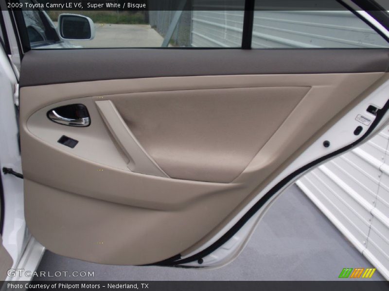 Super White / Bisque 2009 Toyota Camry LE V6